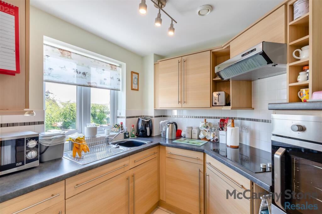 8647156-interior12.jpg