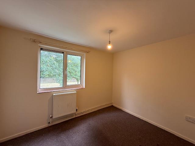 Bedroom 1.JPG