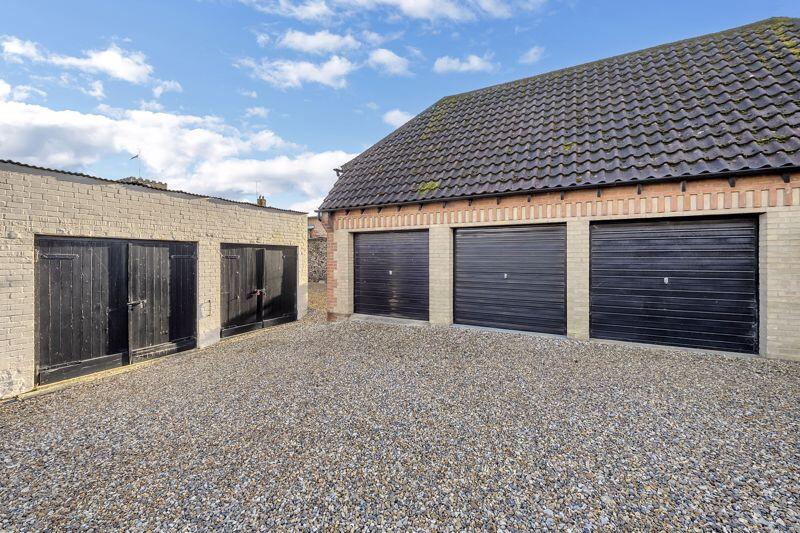 Garage &amp; Parking