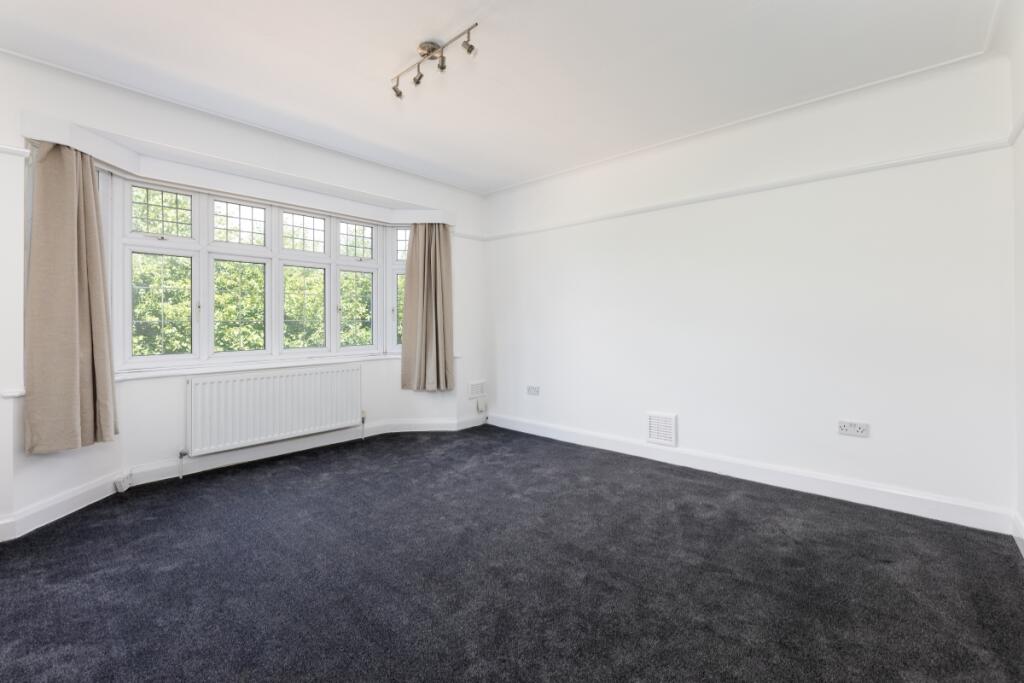 Lingfield Court F...