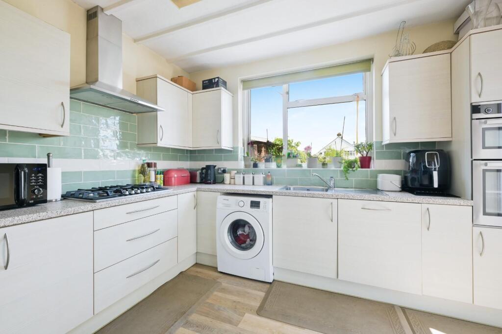 TUDOR AVENUE, 36- (1).jpg