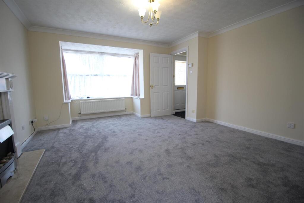 Lounge 3.JPG