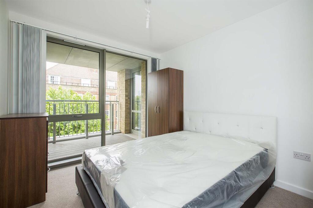 27- Bedroom.jpg