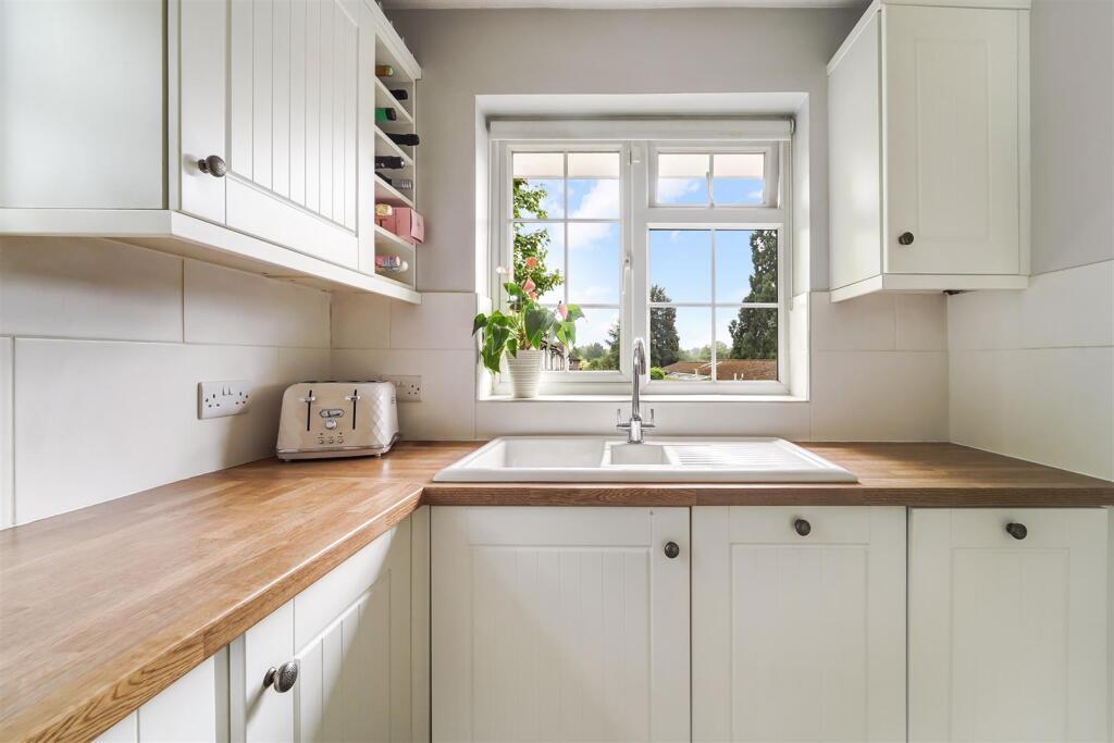 COURT ROAD, 12 (10).jpg