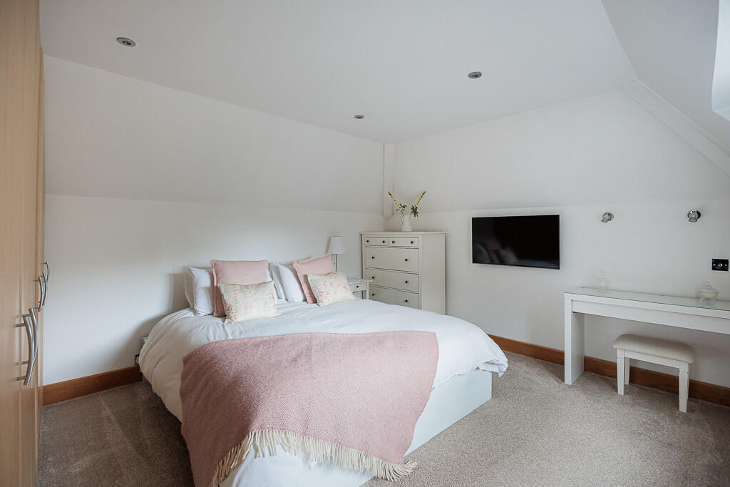 29_bramley_road_3...