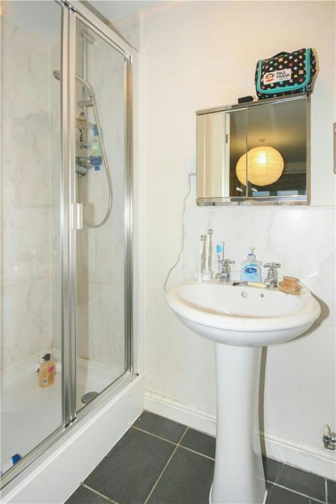 En Suite Shower 1