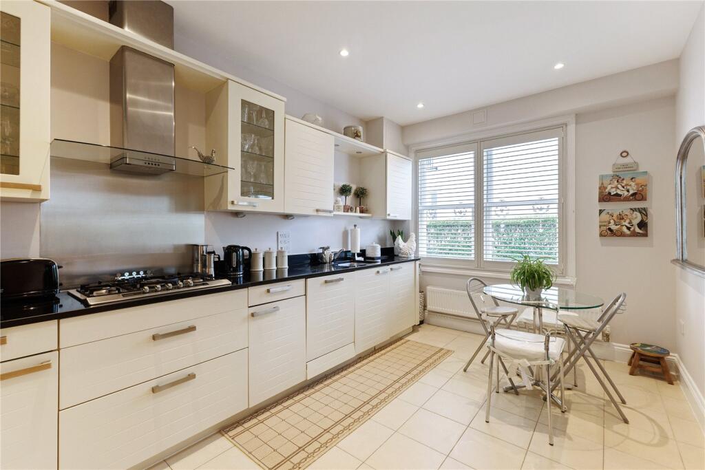 Kitchen/Dining Area