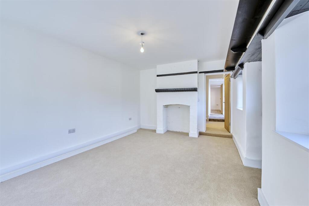 10-08-24-16 Main St Woodnewton-46_HDR.jpg