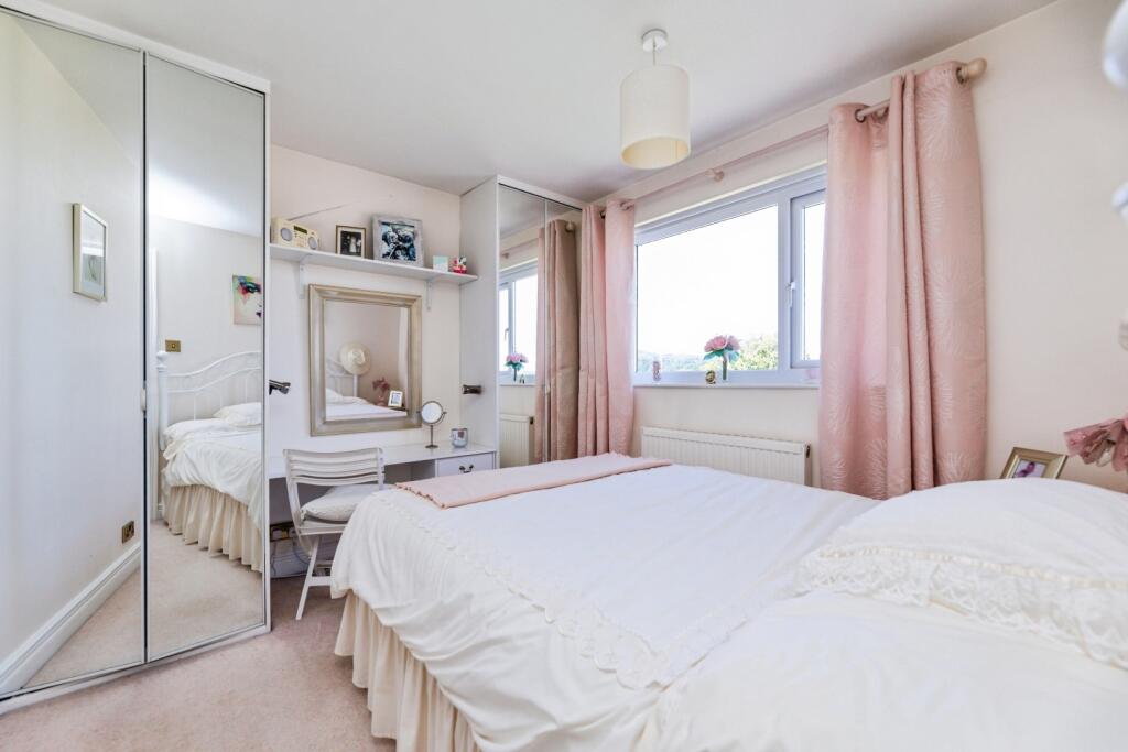pbox-bedroom-324124.jpg