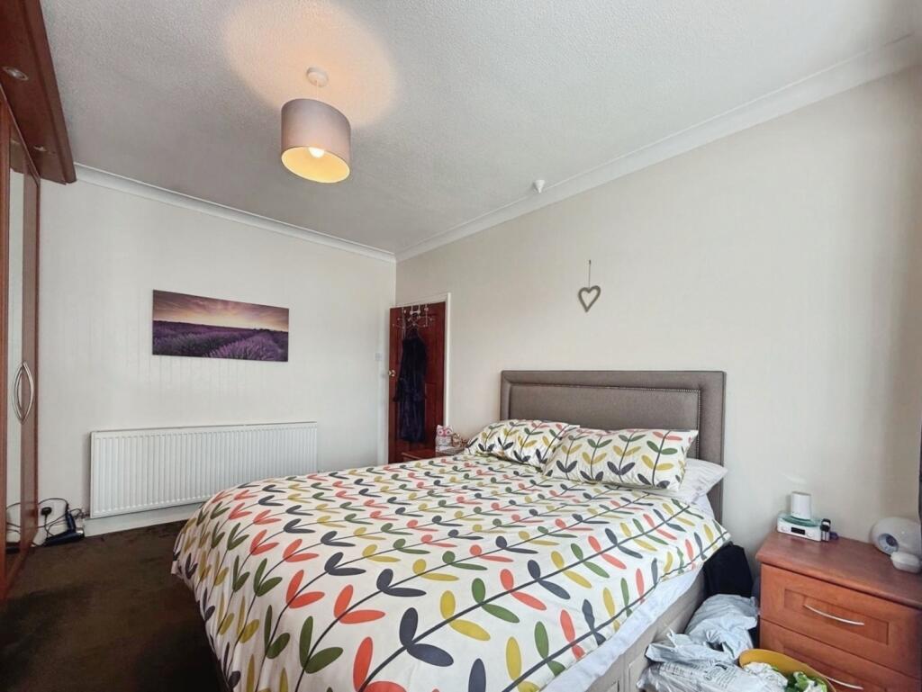 pbox-bedroom-325206.jpg