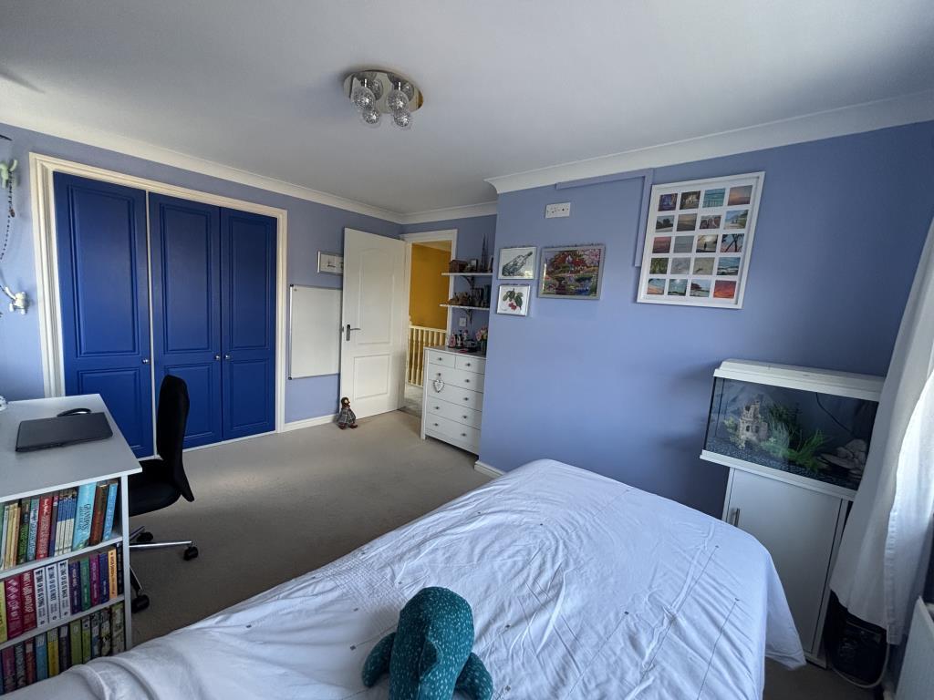 11 - Bed2.jpg