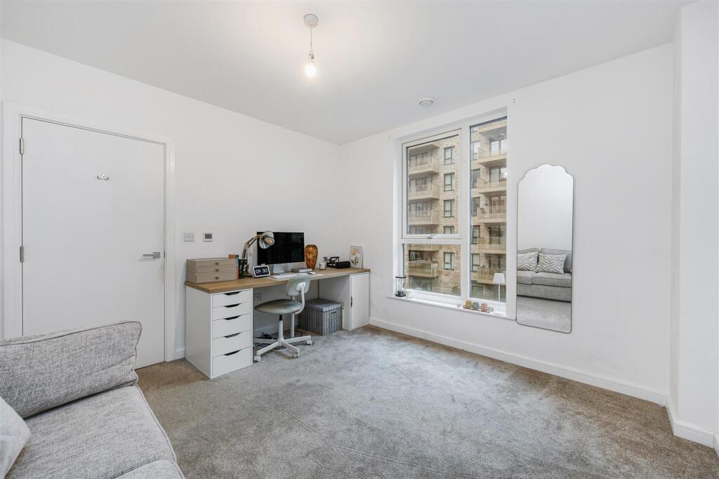 21 Donne Court-8.jpg