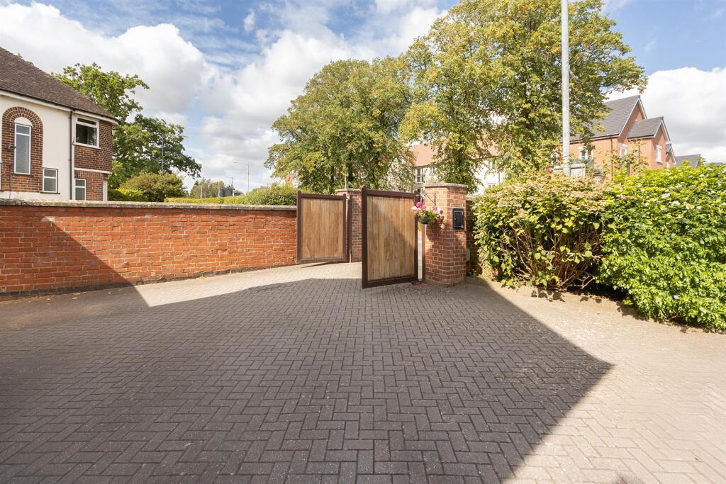 Bilton Road, Rugby (12).jpg