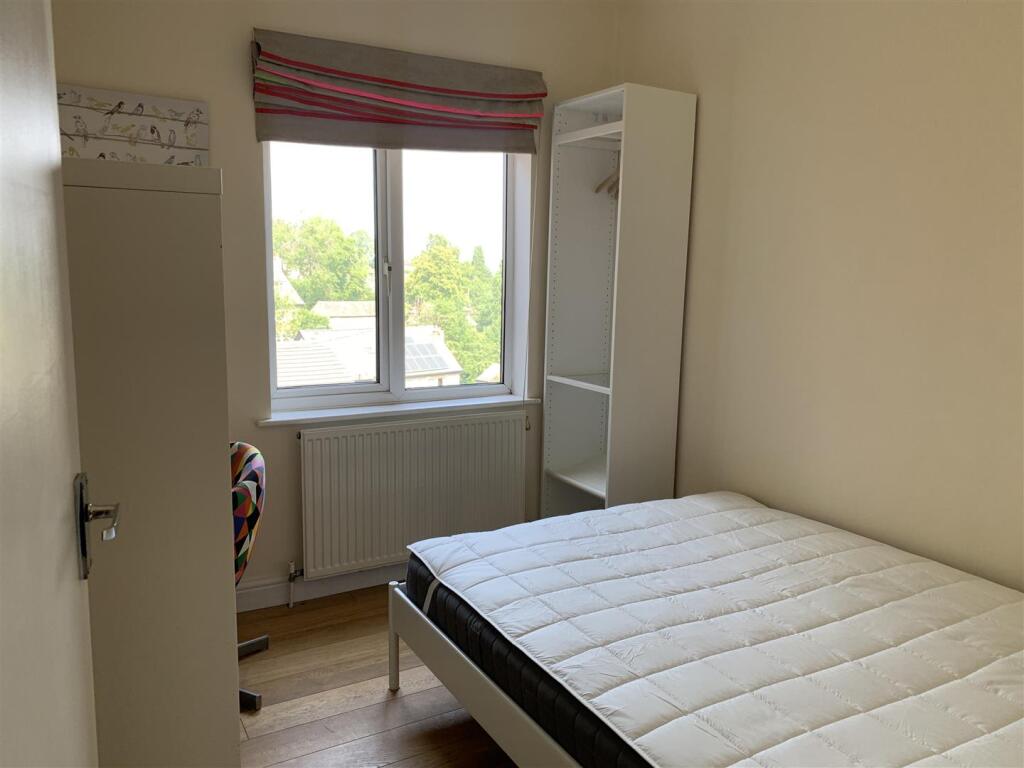 Middle S Bedroom 1.JPG