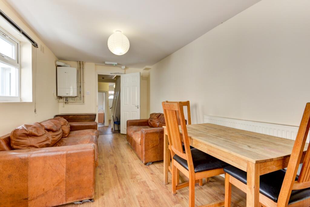 27 Hollingbury Road Lounge Area (2)
