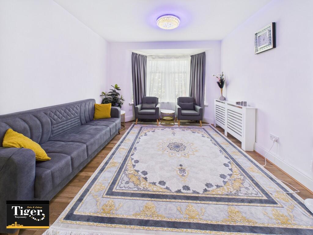 CAM02176G0-PR0667...