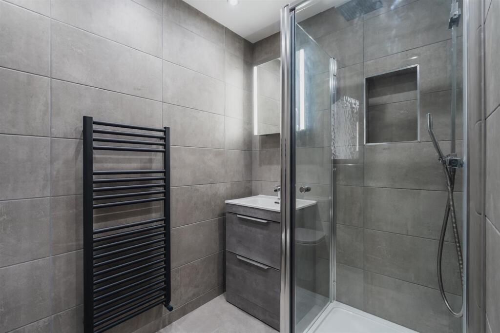 Bedroom 4 En-Suite