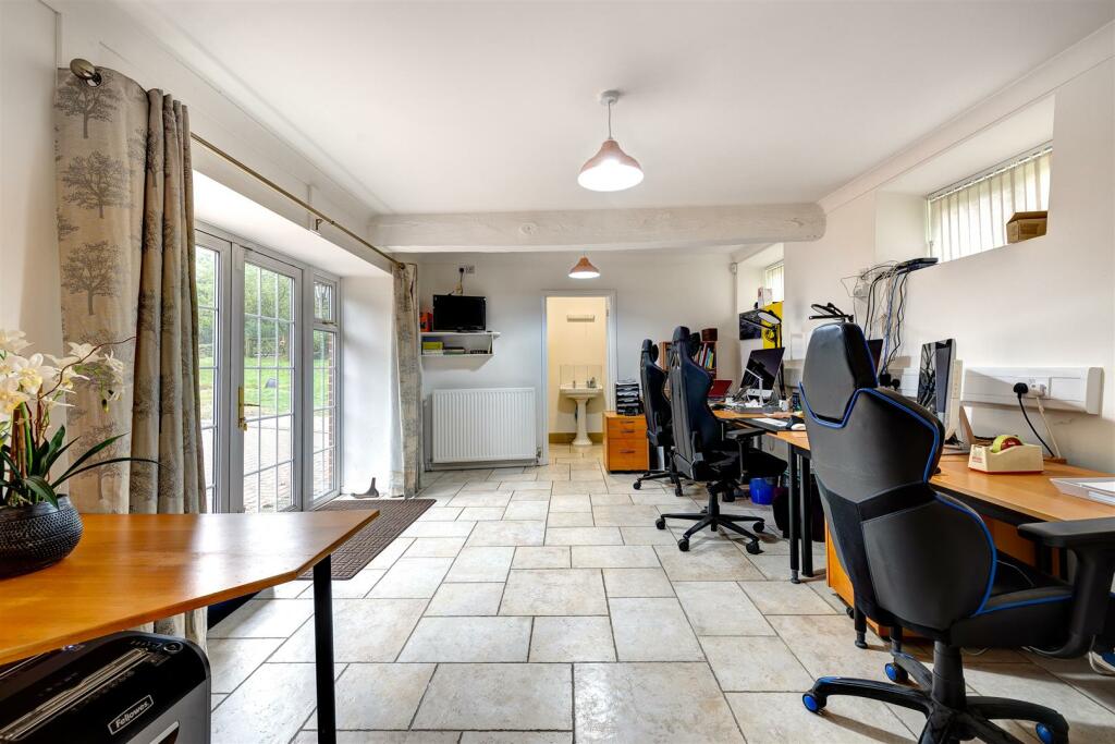 12 Altar Stone Lane, Markfield