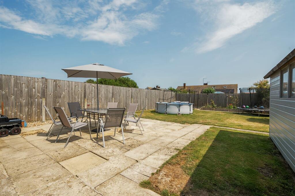 Thirlmere Avenue for sale by Guildcrest Estates - 