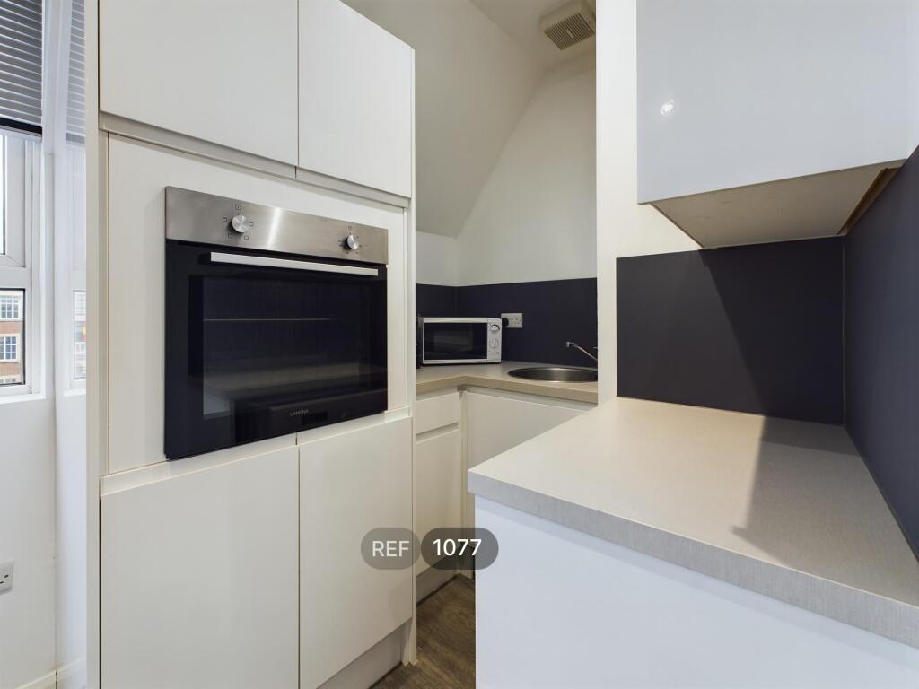 Kitchen &amp; Living area