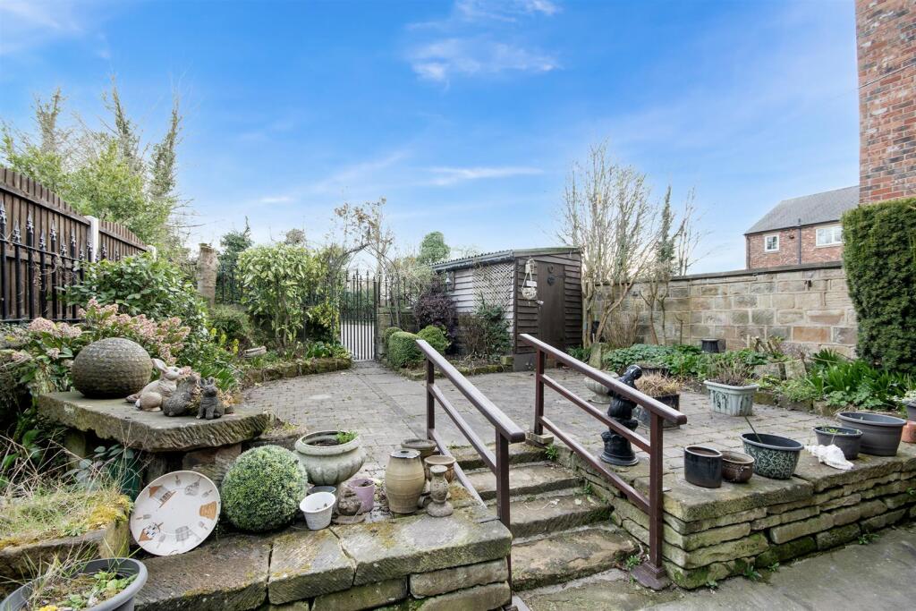 DSC_6064 copy_outdoor.jpg