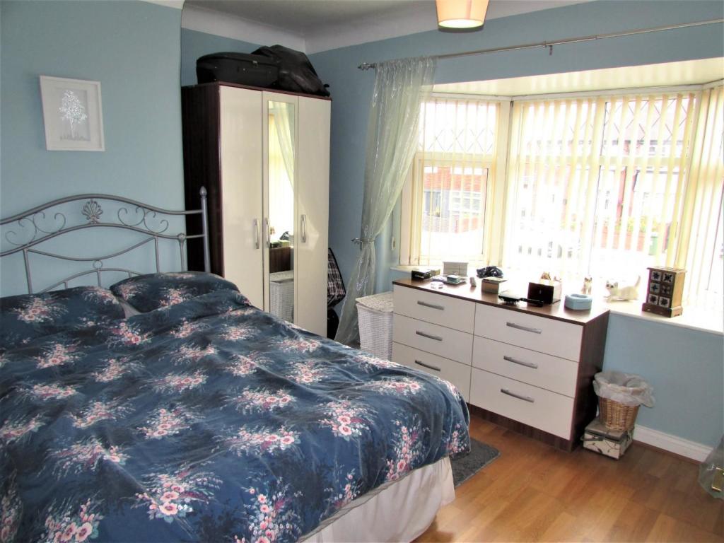 LordLn303bed1.JPG