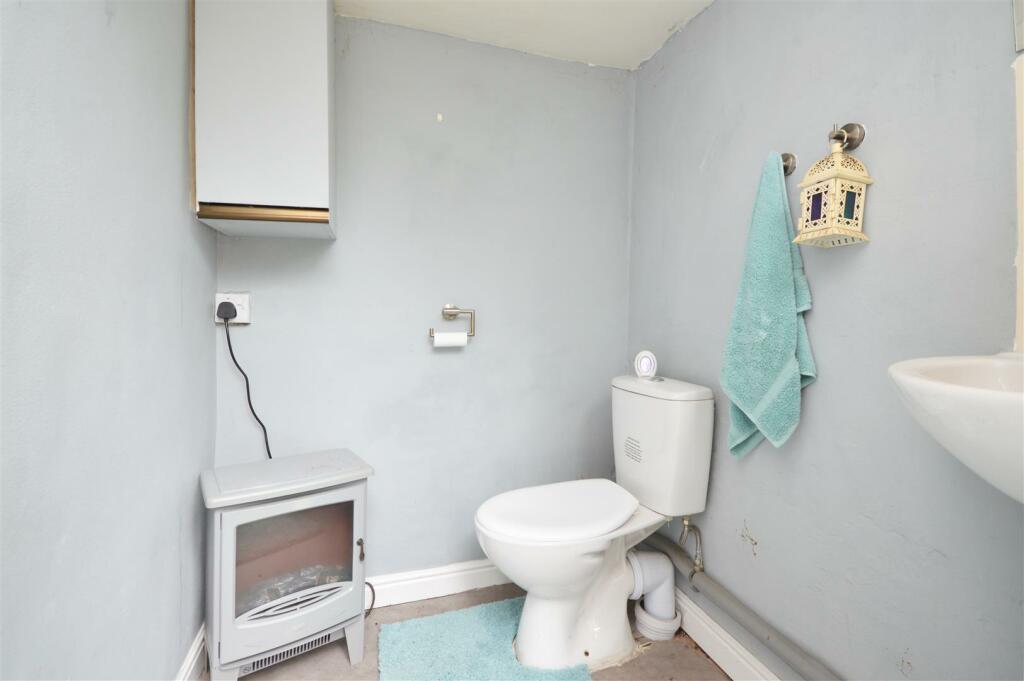 Downstairs WC / External