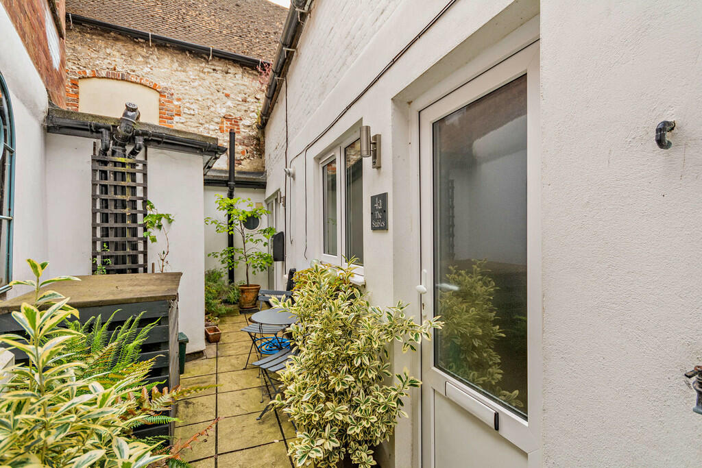 8601537-exterior0...