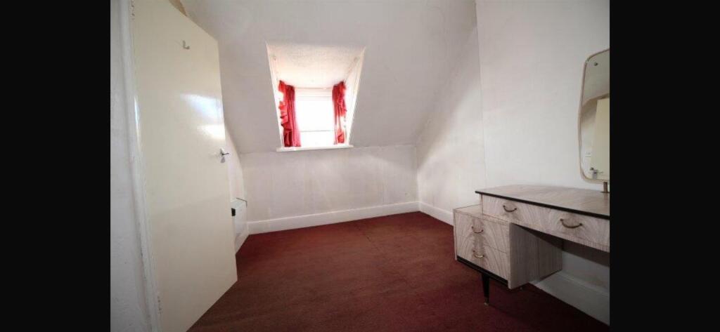 Bedroom:
