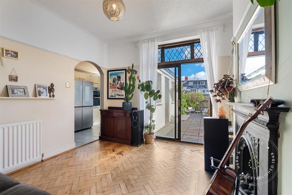 Gelligaer Street, Hern Crabtree (16).jpg