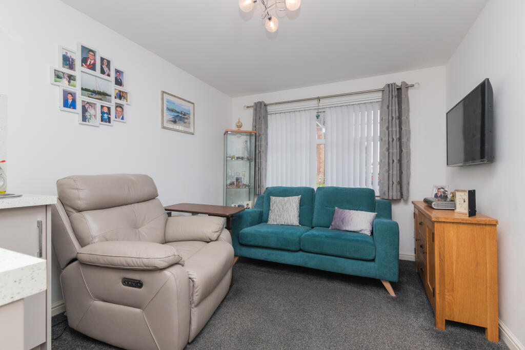 Granny Flat Lounge