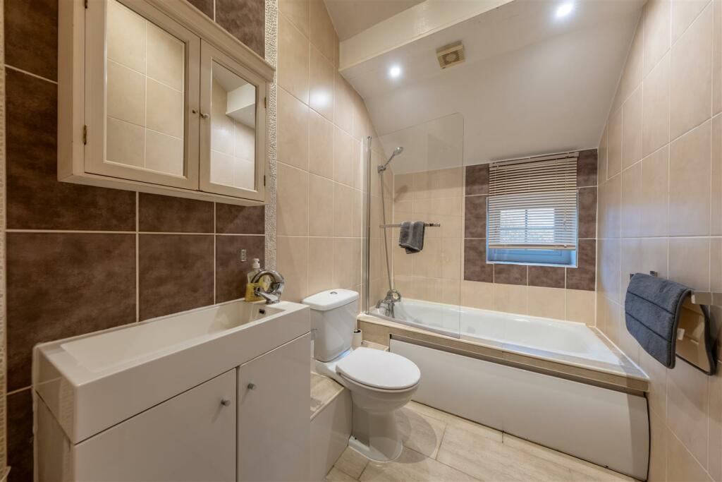 26A Forest Road-030.jpg