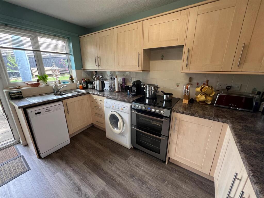 Kitchen 3.jpg