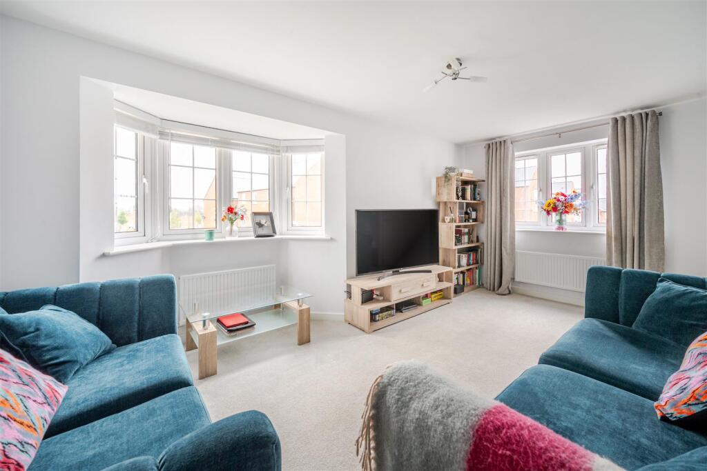 55 Saxon Way, Towcester (20).jpg