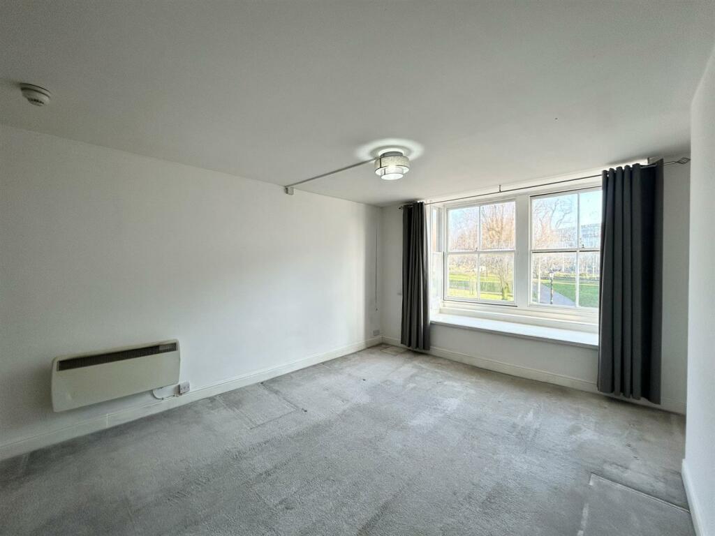 Studio Room