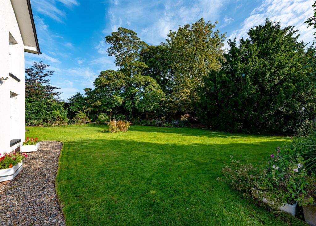 The Grove, Bradley-External-09.jpg