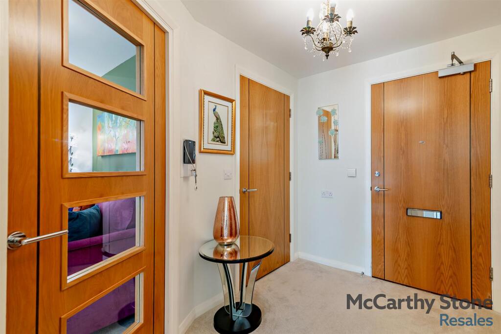8663728-interior16-800.jpg