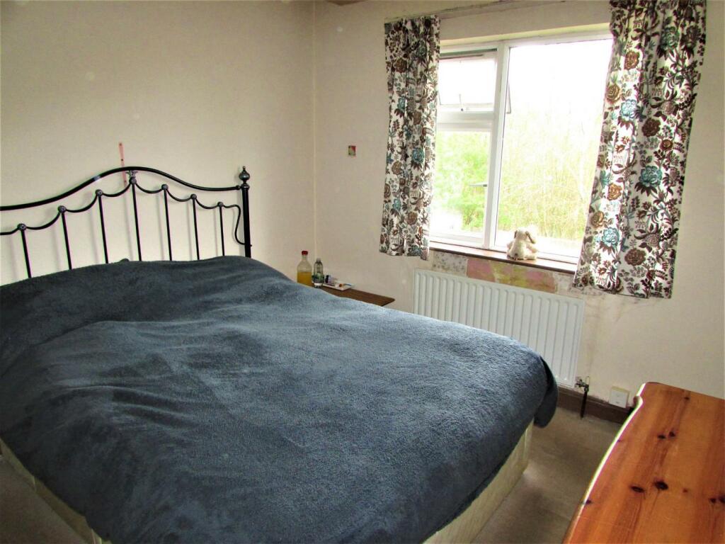 DeanSt73bed2.JPG