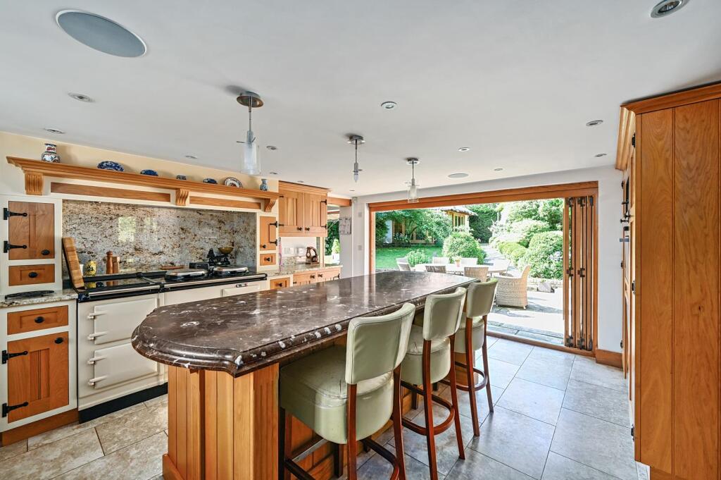 Tickham Cottage ME90HS (4).jpg