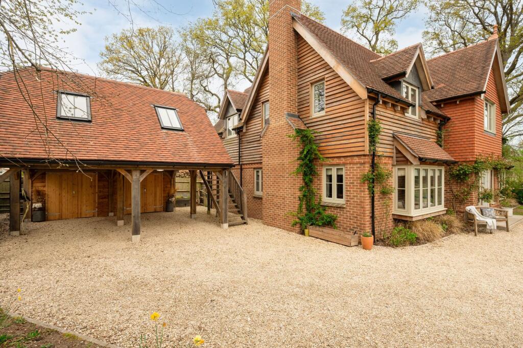 Mulberry Gardens Storage Building with Studio Over