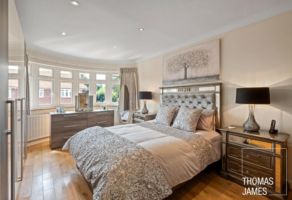 1 Athole Gardens, double bedroom