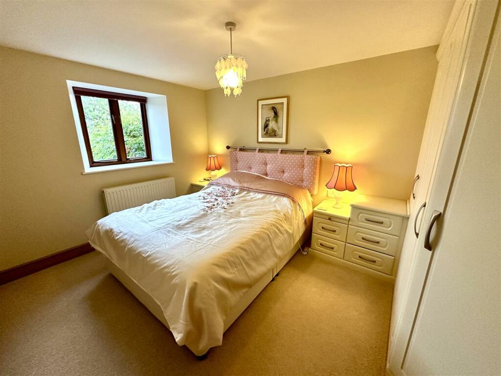 BEDROOM 4