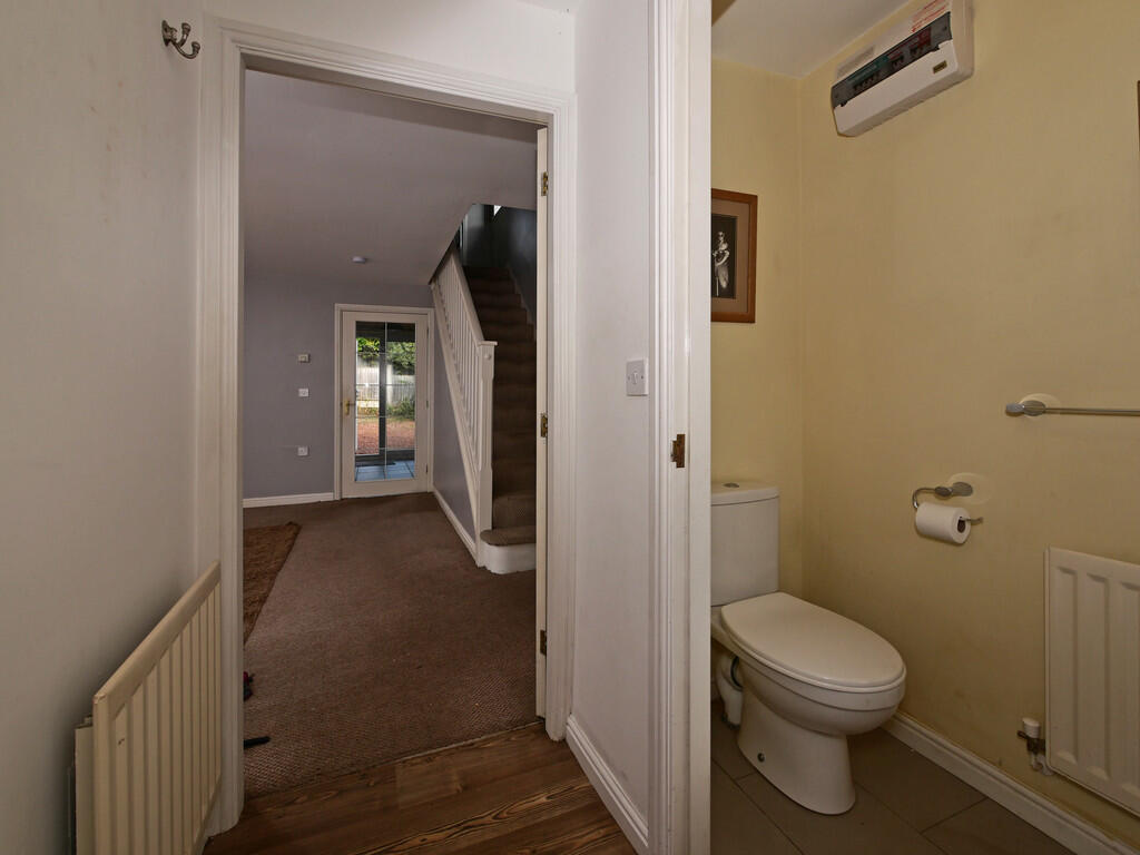 39 MOATHOUSE WAY ...