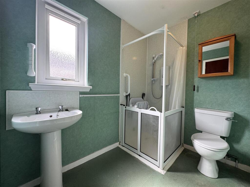 WET ROOM.JPG