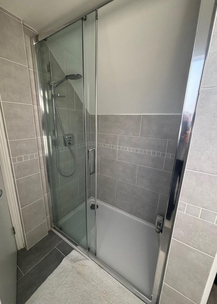 En-Suite Shower