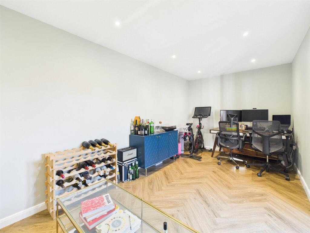 Garage/Office