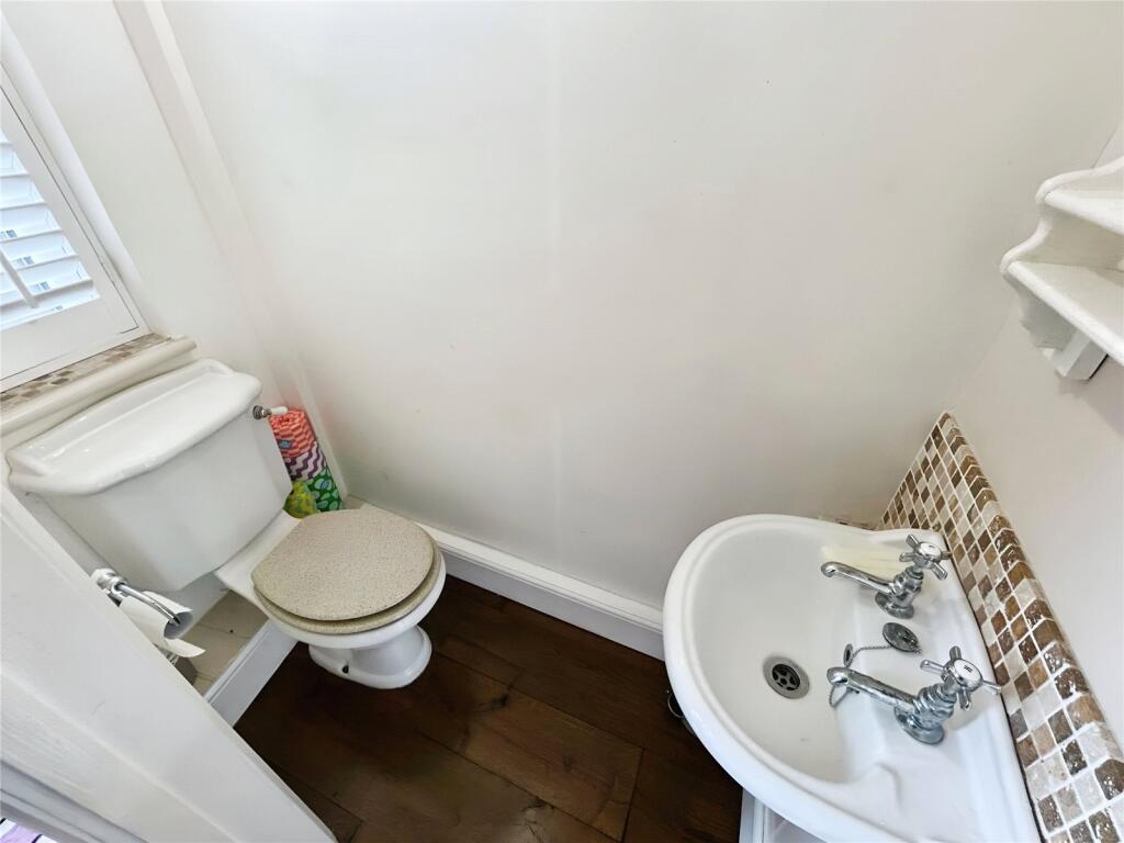 Downsairs Wc