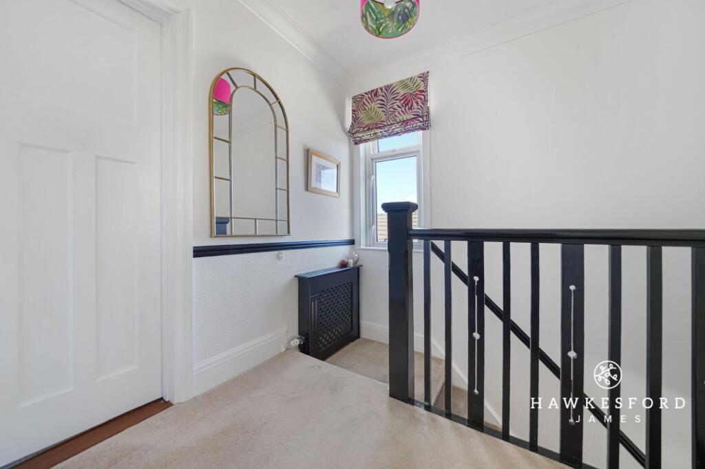 Woodstock Road, Sittingbourne - Landing