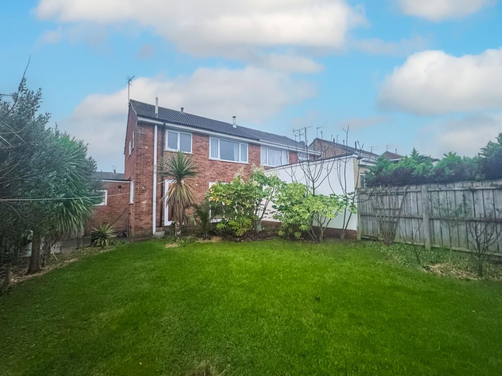 Chestnut Saltburn EweMove-19