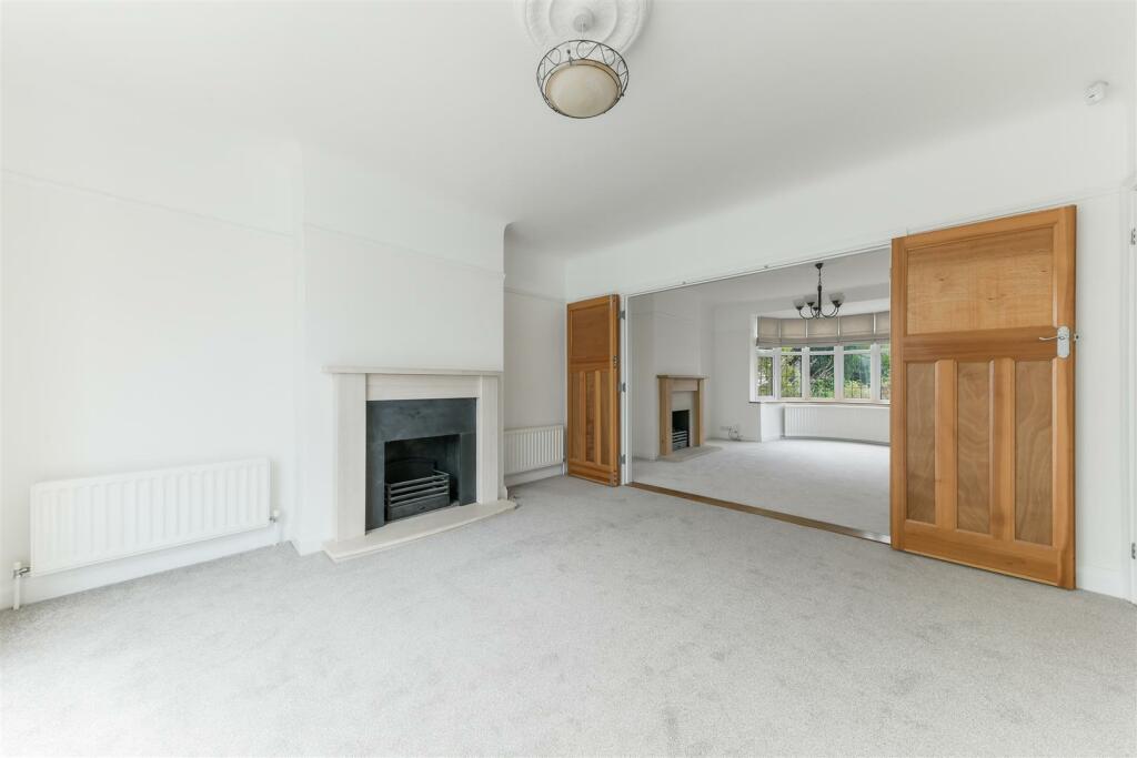 Copley Way, Tadworth,4, (5).jpg